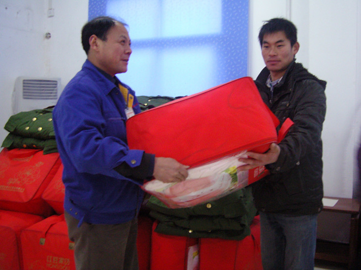 2011年終慰問大中專學生