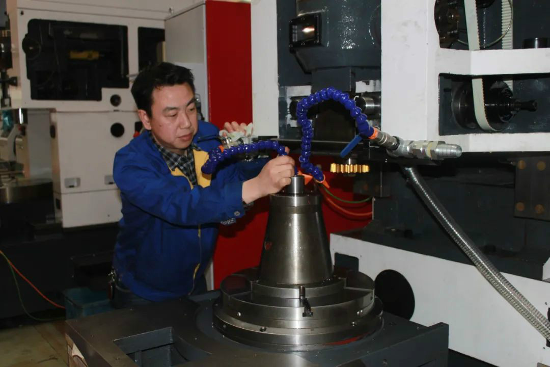 速?lài)^！“拼命三郎”袁勇